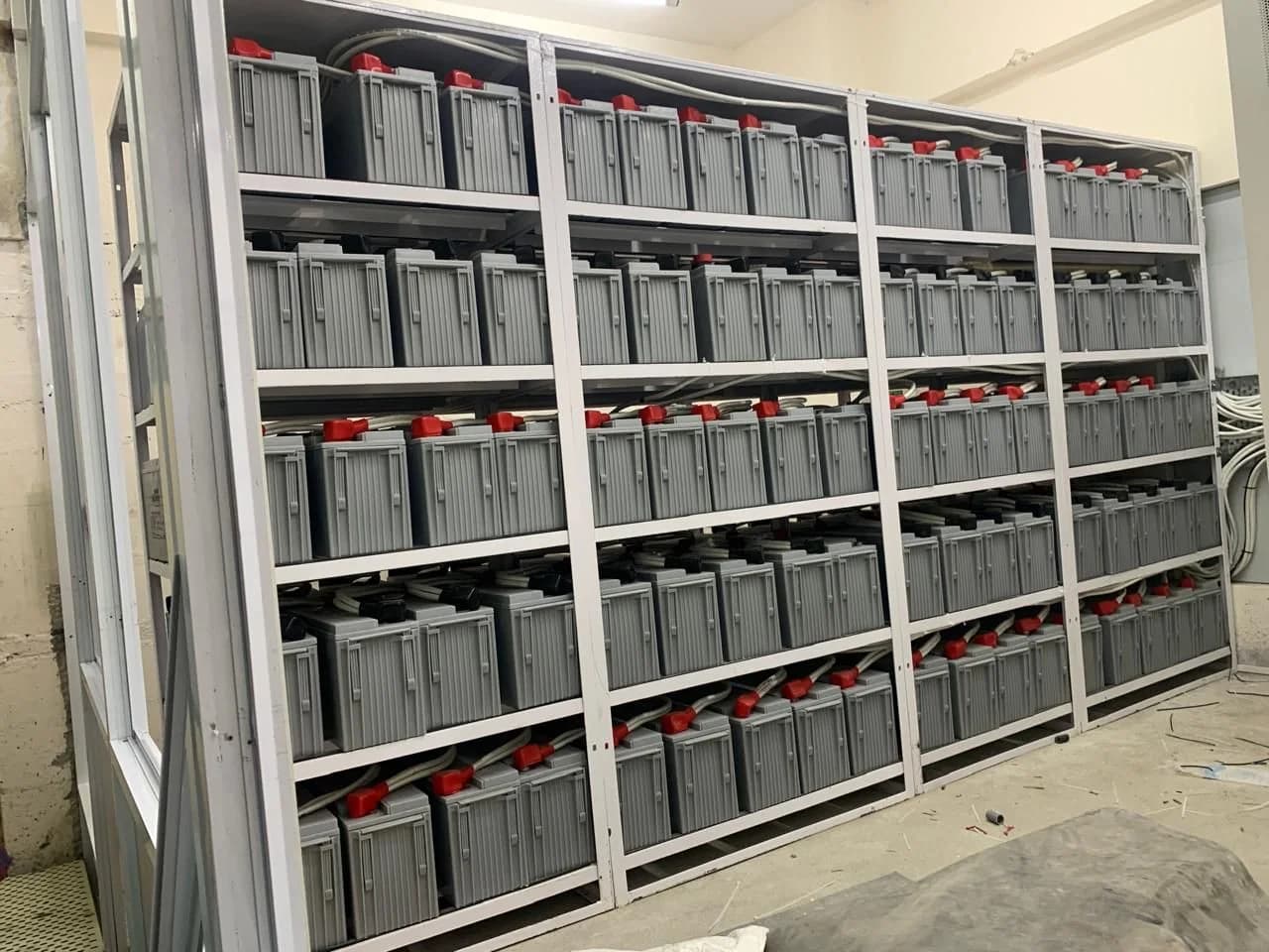 ZYKEVO UPS external battery cabinet with lead-acid battery shelves